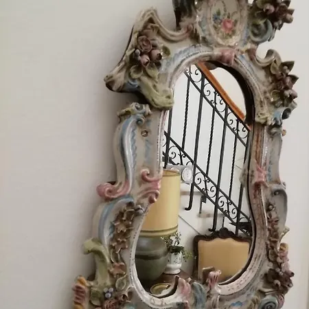 By Anna Firenze